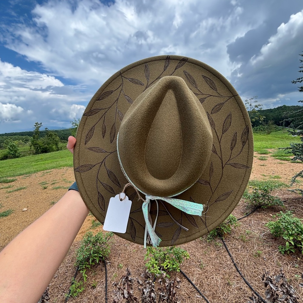 Olive Green Leaf Patterned Women's Hat
